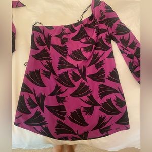 Guess one shoulder top